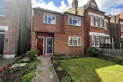 2 bedroom flat to rent, Cedars Road, Beckenham, Kent, BR3