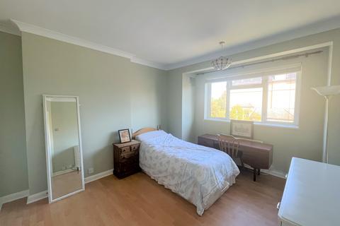 2 bedroom flat to rent, Cedars Road, Beckenham, Kent, BR3