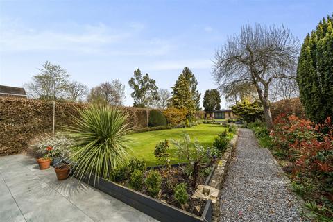 36 Bowes Hill, Rowland's Castle, PO9 6BP