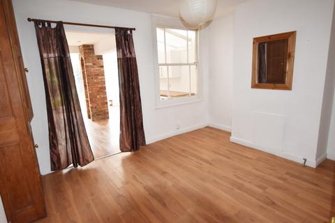 2 bedroom terraced house to rent, Wilford Crescent East, Nottingham, Nottinghamshire, NG2 2EA