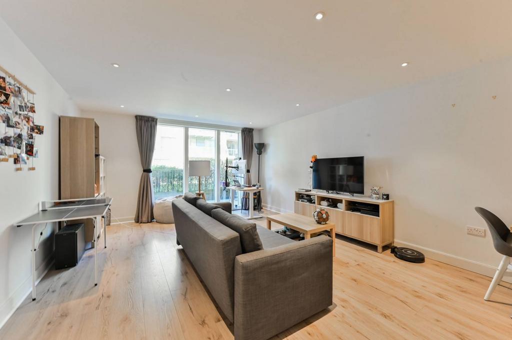 Smithfield Square, High Street, Hornsey, London, N8 2 bed flat for sale