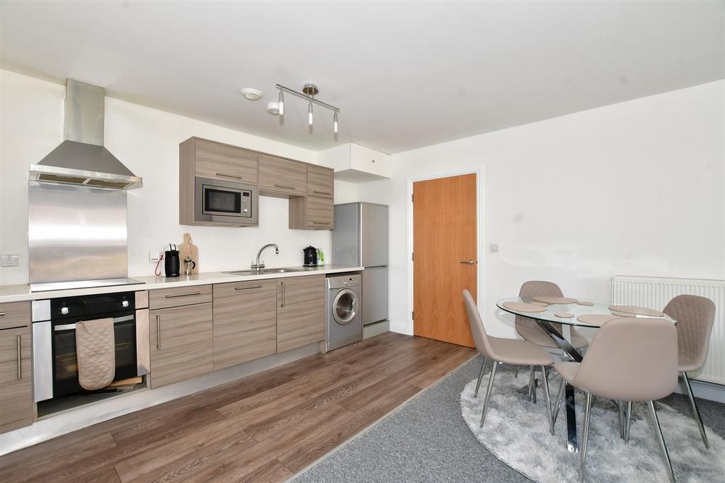 Kitchen/Dining Area