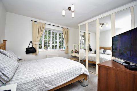 24 Foundry Close, Hook, RG27 9JD