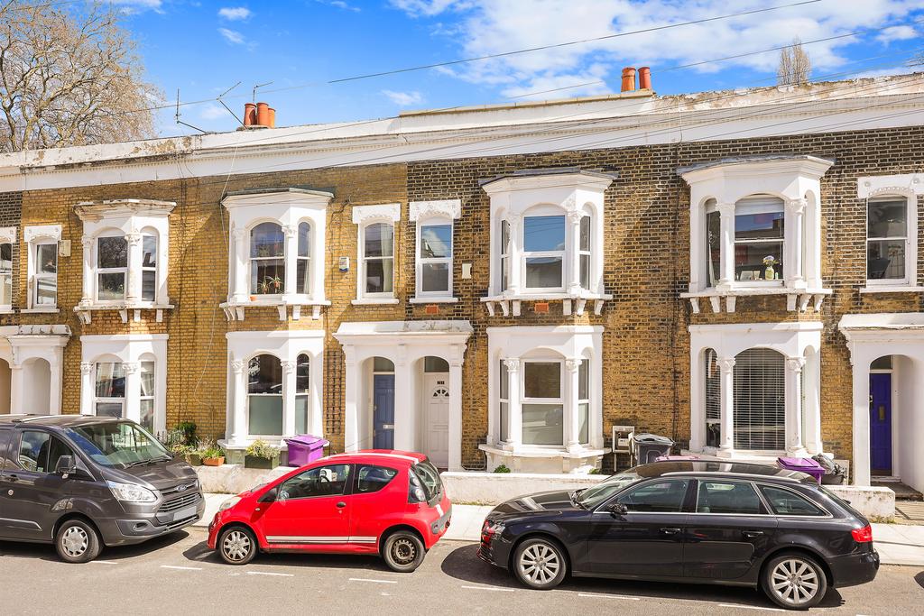 Lockhart Street, Bow, E3 4 bed terraced house £3,500 pcm (£808 pw)