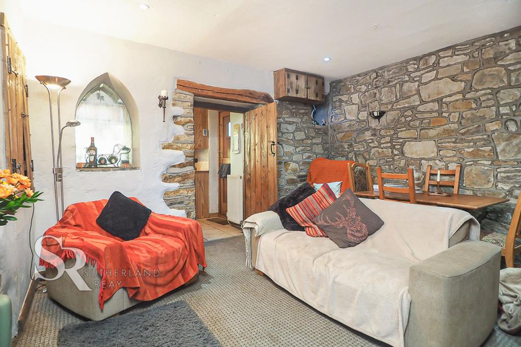 Hague Bar, New Mills, SK22 3 bed end of terrace house for sale £285,000