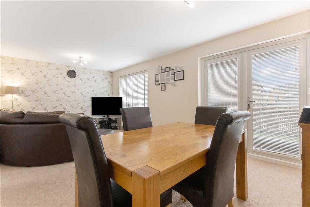 Dining Area (1)