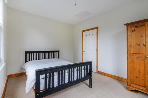 9a Pevensey Road, London, SW17 0HP