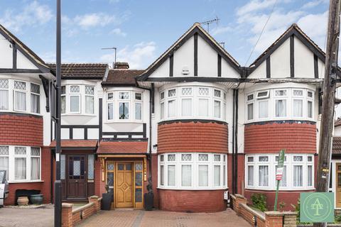3 bedroom terraced house for sale, Chequers Way, London, N13