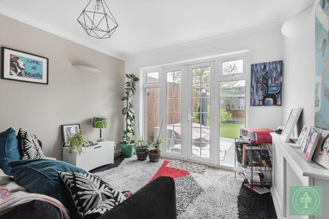 3 bedroom terraced house for sale, Chequers Way, London, N13