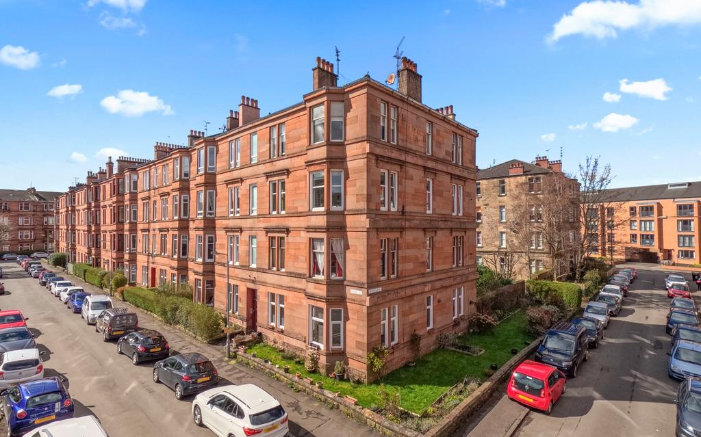 Arundel Drive, Flat 3/1... 3 bed flat £199,000