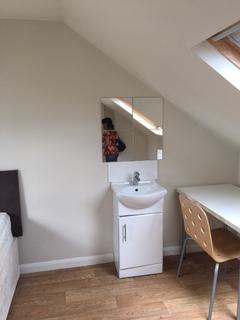 1 bedroom in a house share to rent, Dallas Road, Hendon, London, NW4