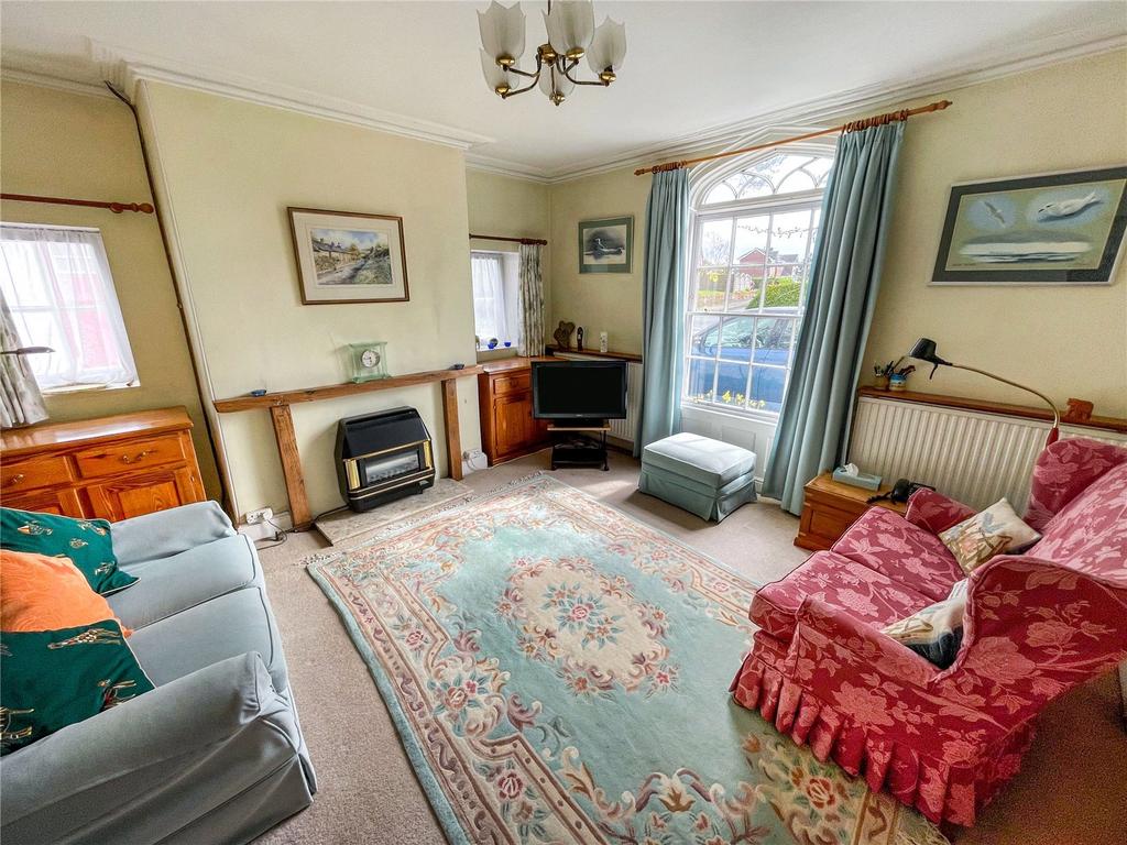 Upton Lane, Upton, Chester, CH2 6 bed house for sale £585,000