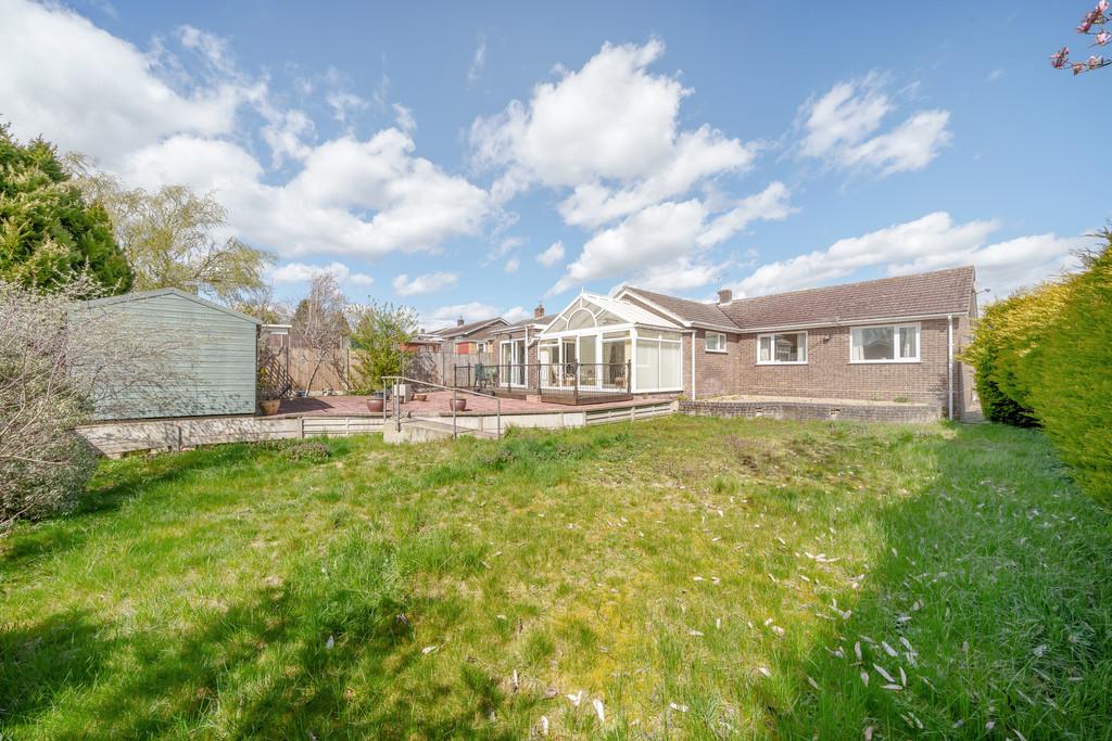 Willow Close, Tasburgh, NR15 4 bed detached bungalow for sale £325,000