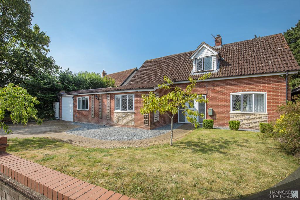 Long Street, Great Ellingham 5 bed detached house - £575,000