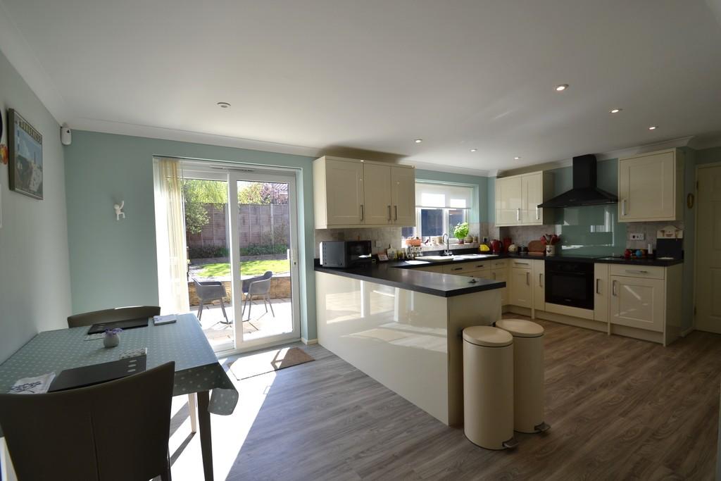 Tassel Road, Bury St. Edmunds 4 bed detached house £550,000