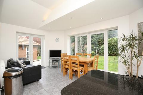 8 The Spinney, Mancetter, Atherstone, CV9 1RS