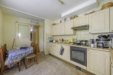 3 bedroom terraced house to rent, Ferrers Road, London SW16