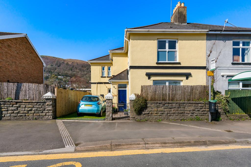 Cardiff Road, Taffs Well 3 bed semidetached house for sale £399,950