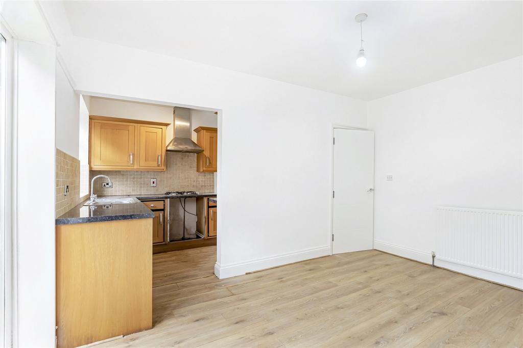 Highfield Crescent, Baildon, Shipley... 3 bed semidetached house £