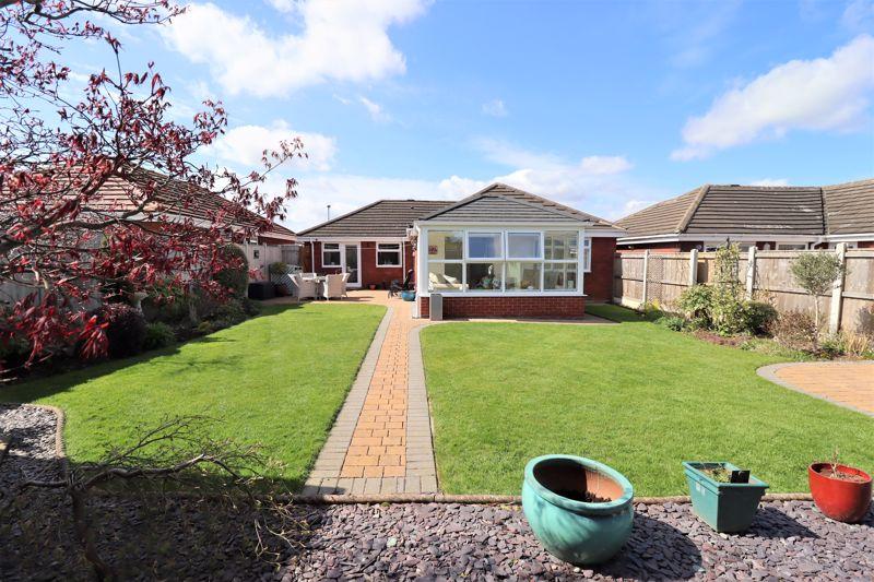Alford Lane, Whitehouse Farm... 2 bed detached bungalow £325,000