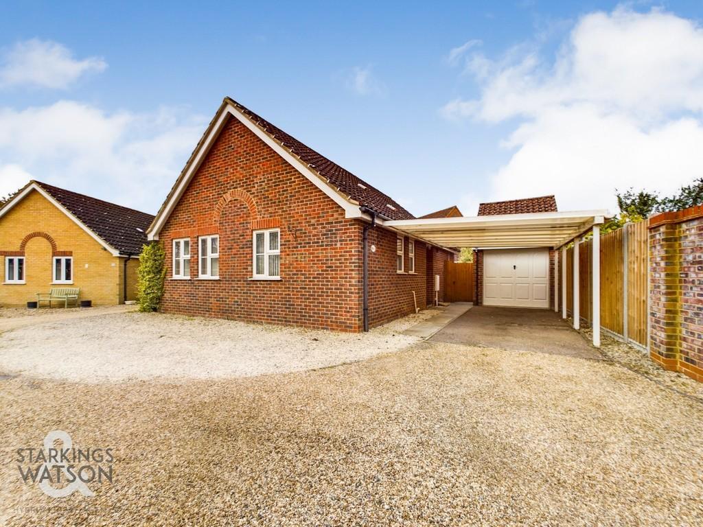 Wood Avens Way, Wymondham 2 bed detached bungalow for sale £300,000