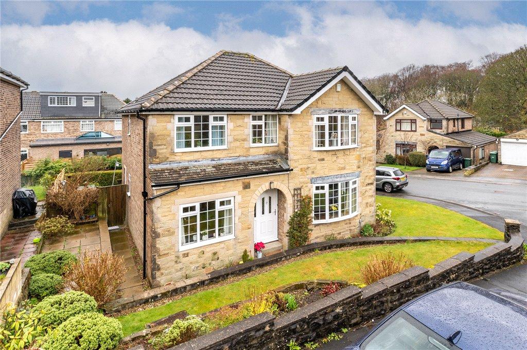 Deanwood Avenue, Allerton, Near Sandy... 4 bed detached house £325,000