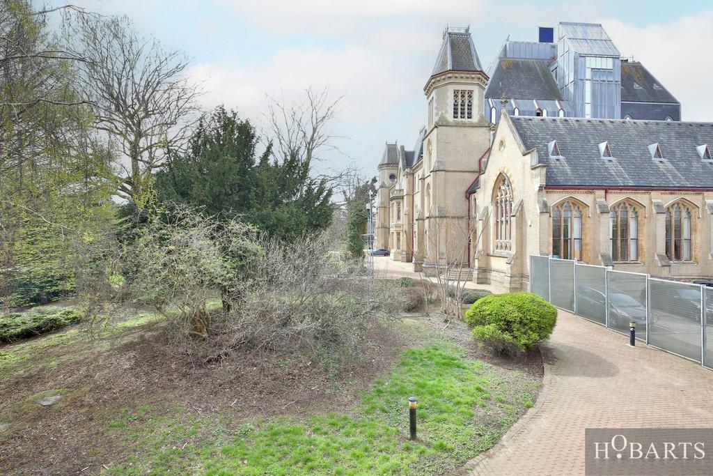 Winkfield Road, Wood Green, N22 1 bed apartment £320,000