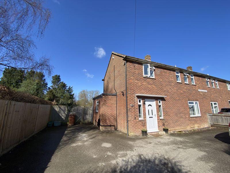 Maidstone Road, Paddock Wood 3 bed semidetached house £1,600 pcm (£