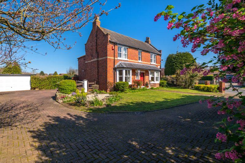 Jubilee house, 2 Church Road, Saxilby, Lincoln 4 bed detached house for