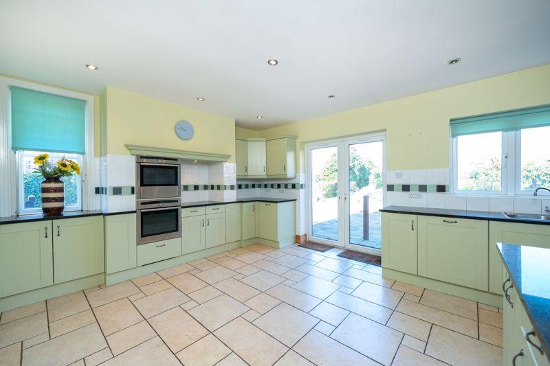 Dining kitchen