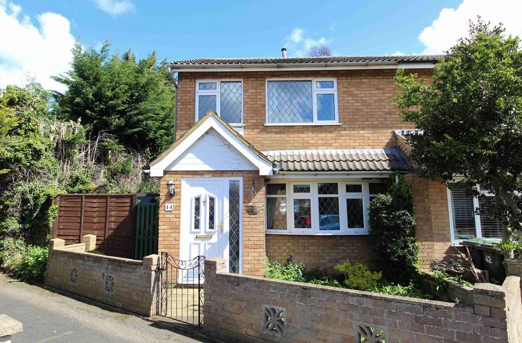 Laburnum Road, Sandy 3 bed semidetached house for sale £329,950