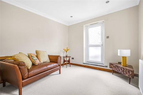 2 bedroom flat to rent, Meadow Road, London, SW8