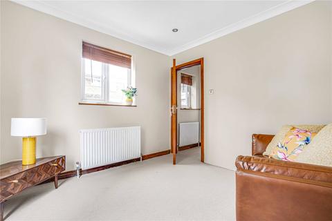 2 bedroom flat to rent, Meadow Road, London, SW8