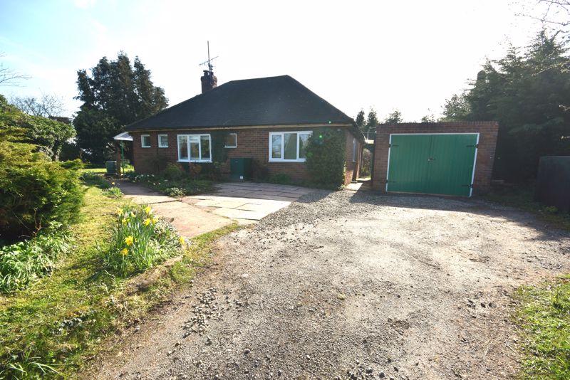 Clee Hill Road, Tenbury Wells 2 bed detached bungalow £975 pcm (£225 pw)