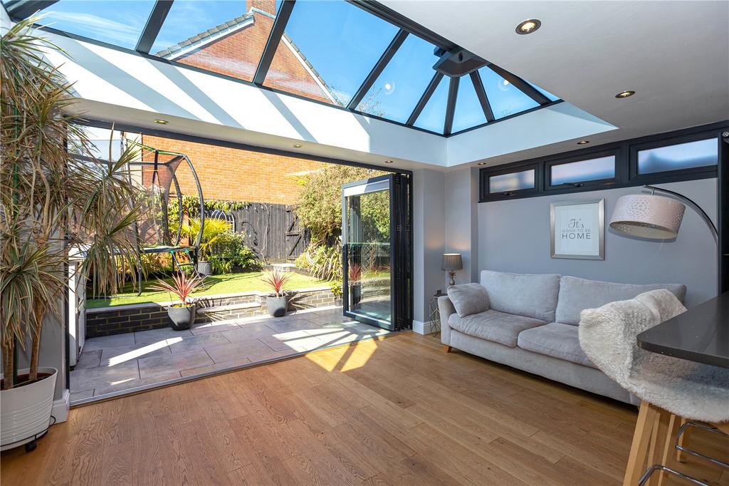 Trubshaw Close, Horfield, Bristol, BS7 5 bed end of terrace house £