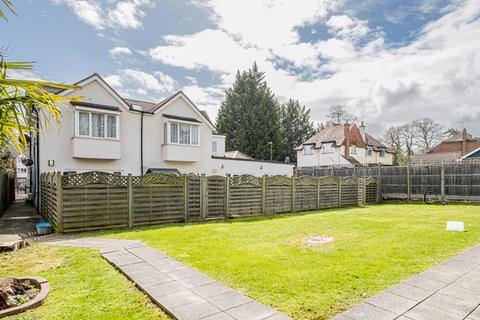 2 bedroom flat for sale, Uxbridge Road, Pinner