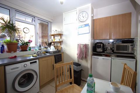 3 bedroom flat to rent, Portland Rise, Manor House / Finsbury Park N4