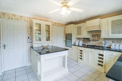 1 Bradley Close, Benfleet, SS7 3AQ