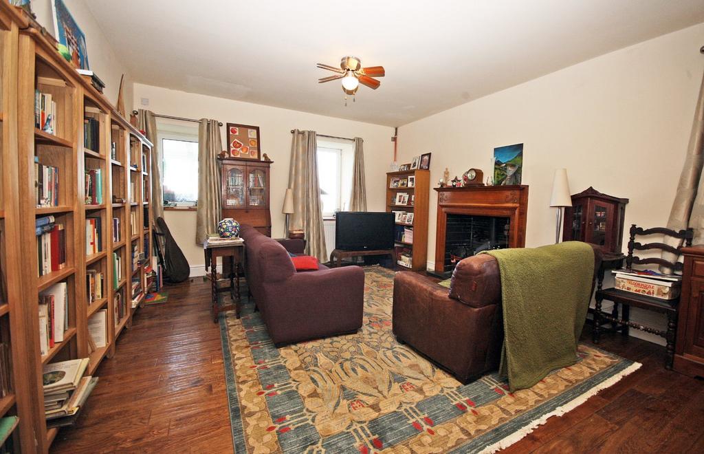 Upper Llandwrog, Caernarfon, Gwynedd... 5 bed detached house for sale £435,000