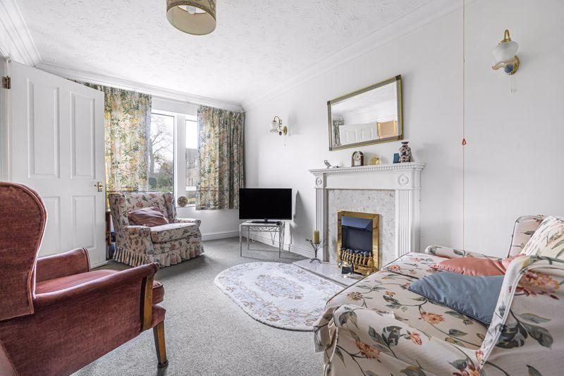 Kings End, Bicester 2 bed retirement property £300,000