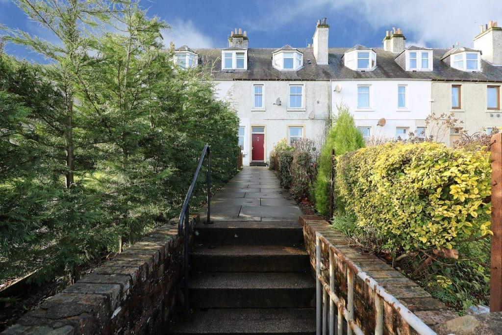 Main Street, Guardbridge, Fife 2 bed flat £800 pcm (£185 pw)