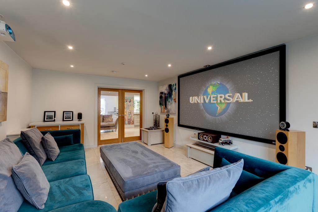Whirlowdale Crescent, Sheffield 5 bed detached house for sale £1,100,000