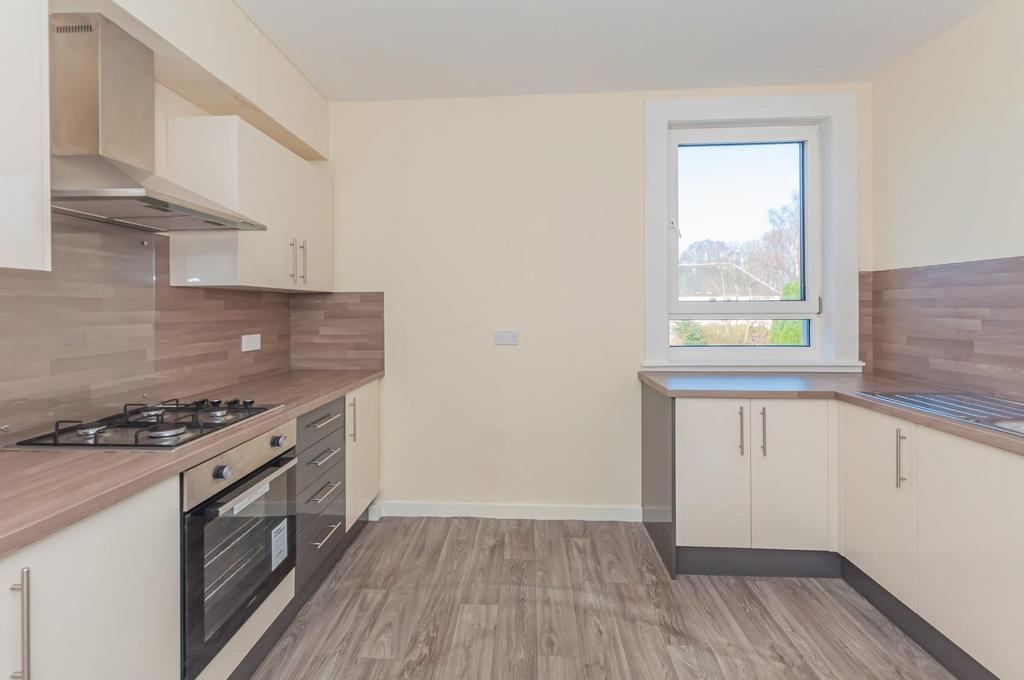 Mitchell Crescent, Alloa 2 bed flat £675 pcm (£156 pw)