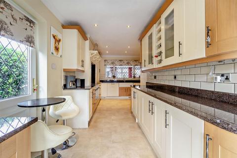 4 bedroom detached house for sale - Welham Drive, Moorgate, Rotherham