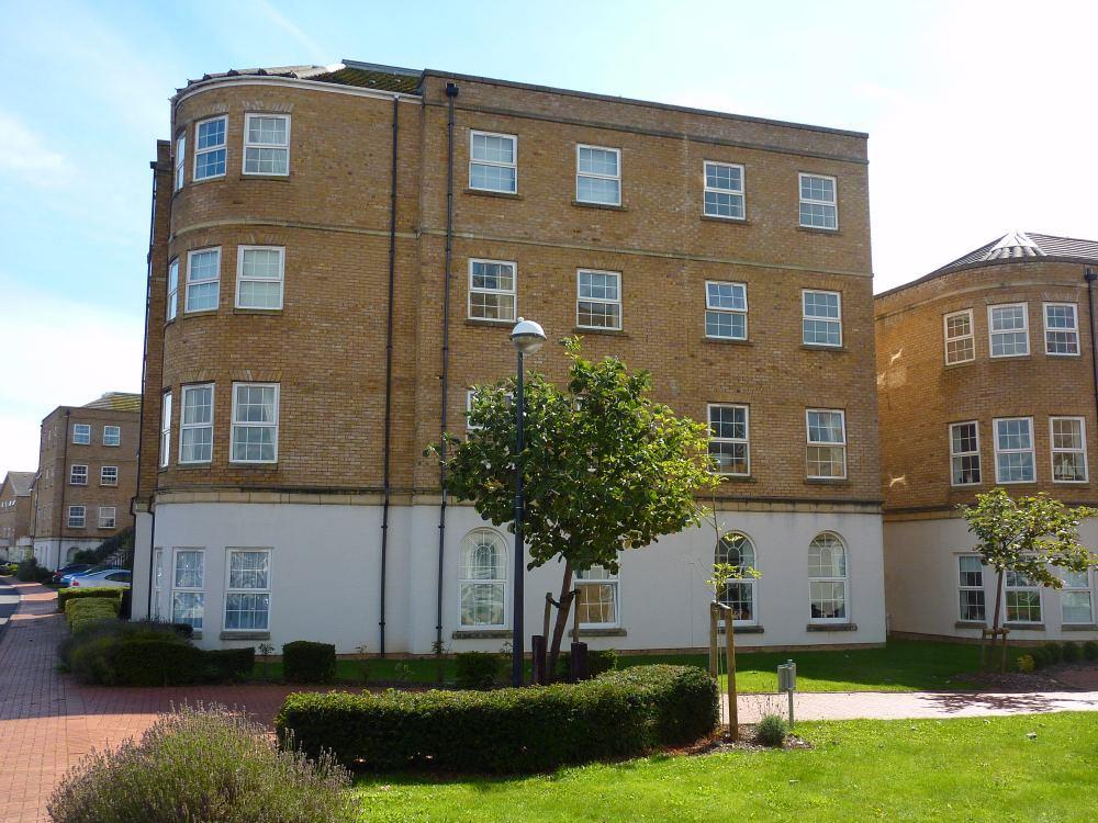 John Batchelor Way, Penarth 2 bed flat £950 pcm (£219 pw)