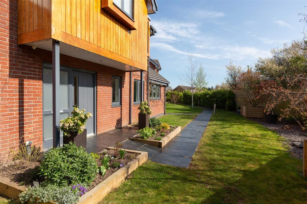 3 Minton Court, St Andrews Road, Radbrook, Shrewsbury SY3 6DX 6 bed