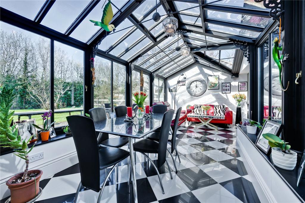 Chalky Lane, Malden Rushett, Surrey, KT9 4 bed detached house £1,399,950