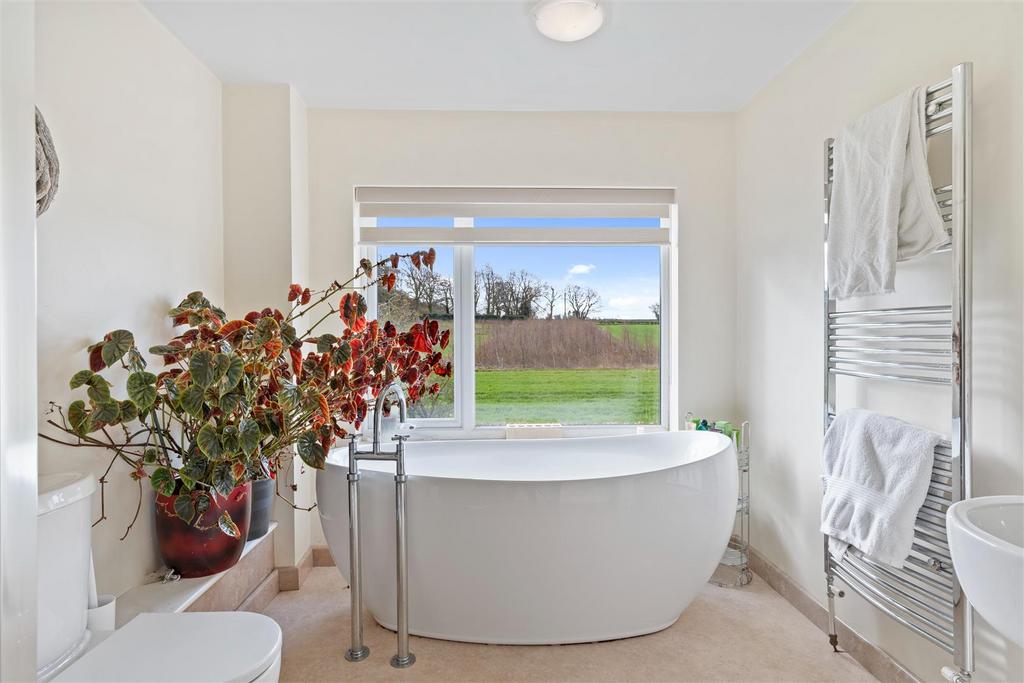 22 Hadrian-Court-Goodfellows2141.jpg