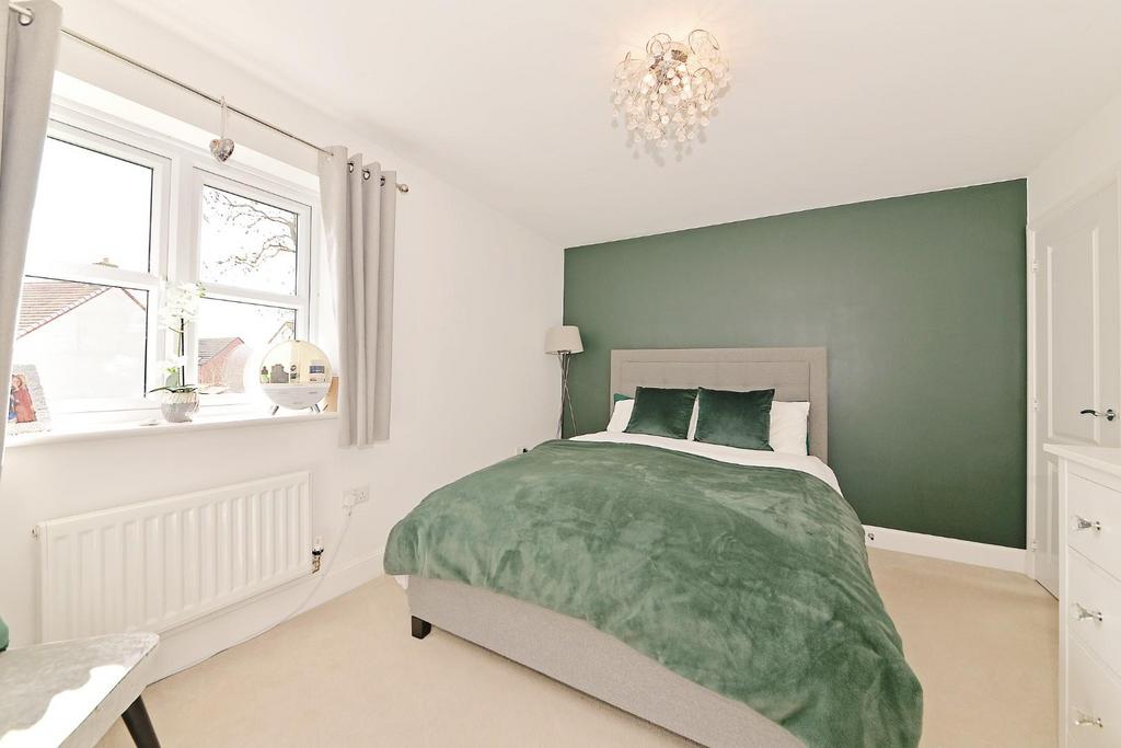 25 godwin lane - bed1c.jpg