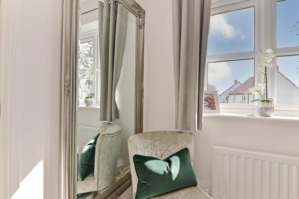 25 godwin lane - bed1e.jpg
